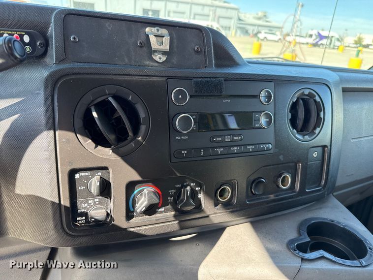 image for item EU5327 2013 Ford E450 Super Duty shuttle bus