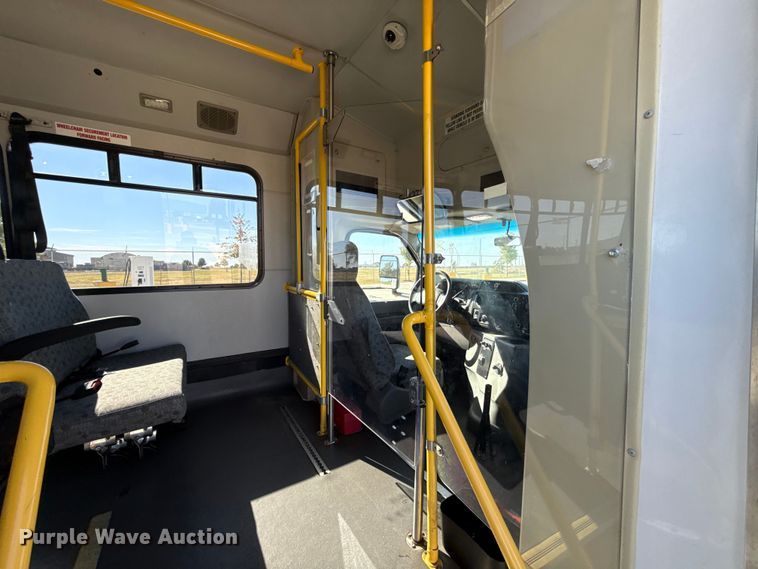 image for item EU5327 2013 Ford E450 Super Duty shuttle bus