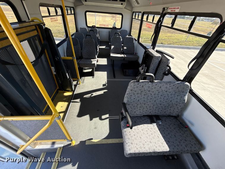 image for item EU5327 2013 Ford E450 Super Duty shuttle bus