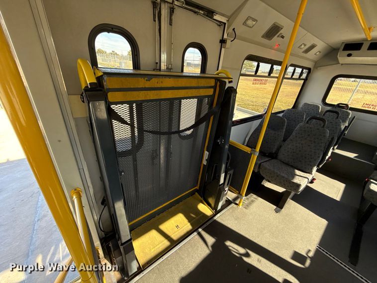 image for item EU5327 2013 Ford E450 Super Duty shuttle bus