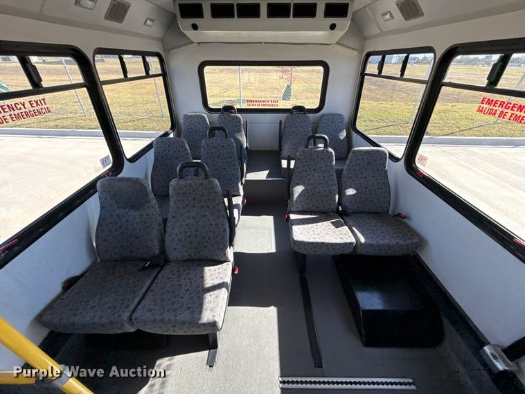 image for item EU5327 2013 Ford E450 Super Duty shuttle bus