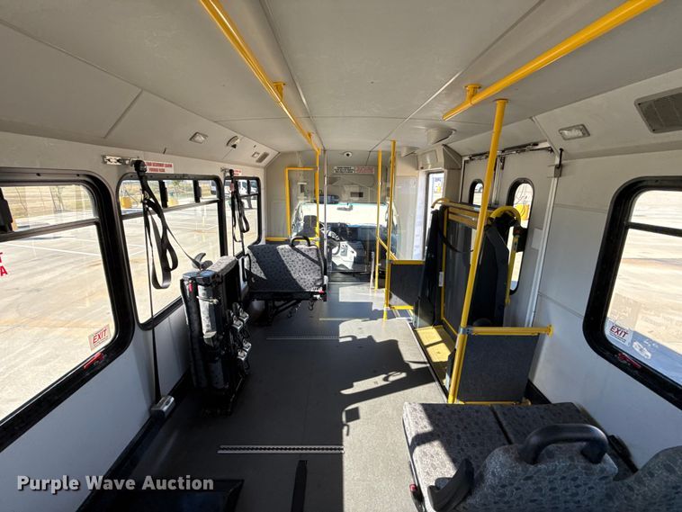 image for item EU5327 2013 Ford E450 Super Duty shuttle bus