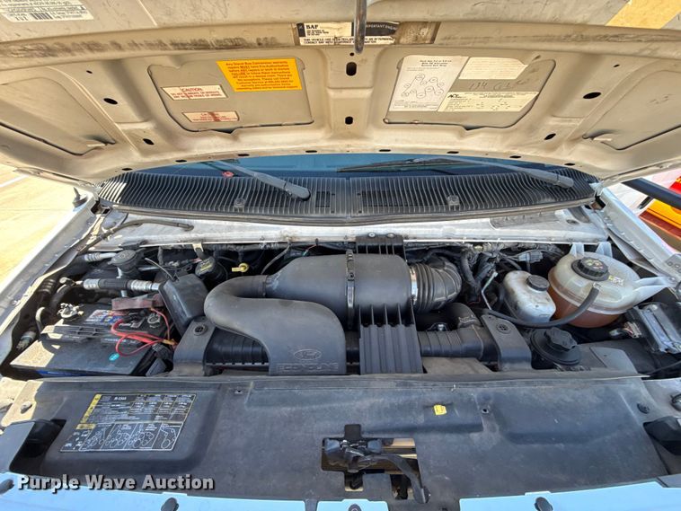 image for item EU5327 2013 Ford E450 Super Duty shuttle bus