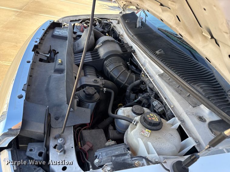 image for item EU5327 2013 Ford E450 Super Duty shuttle bus