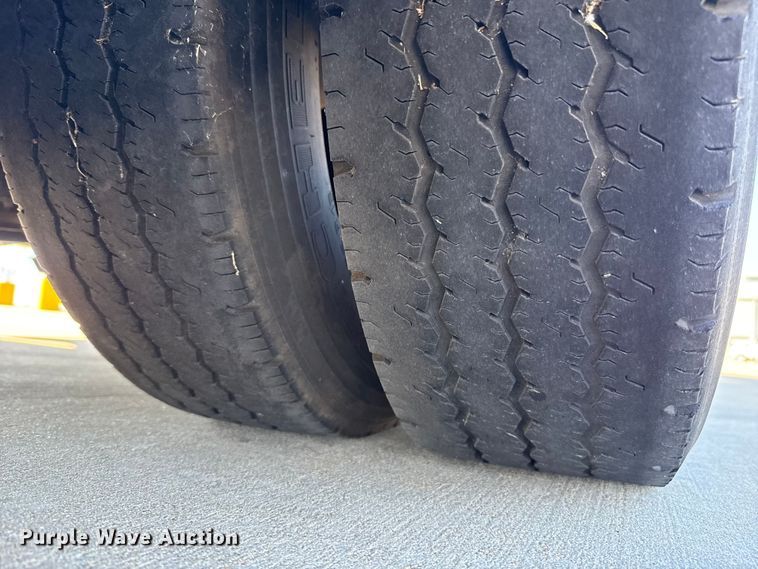 image for item EU5327 2013 Ford E450 Super Duty shuttle bus