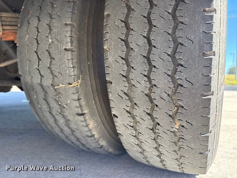 image for item EU5327 2013 Ford E450 Super Duty shuttle bus