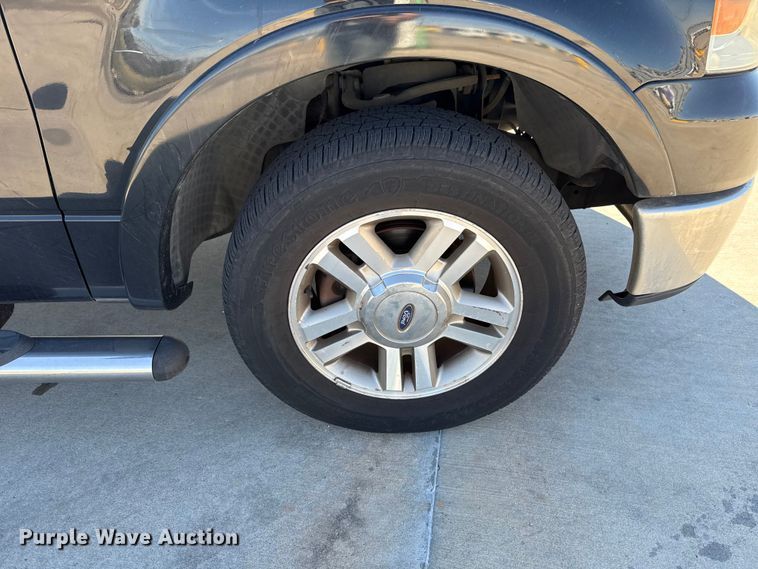 image for item EU5328 2006 Ford F150 SuperCab pickup truck