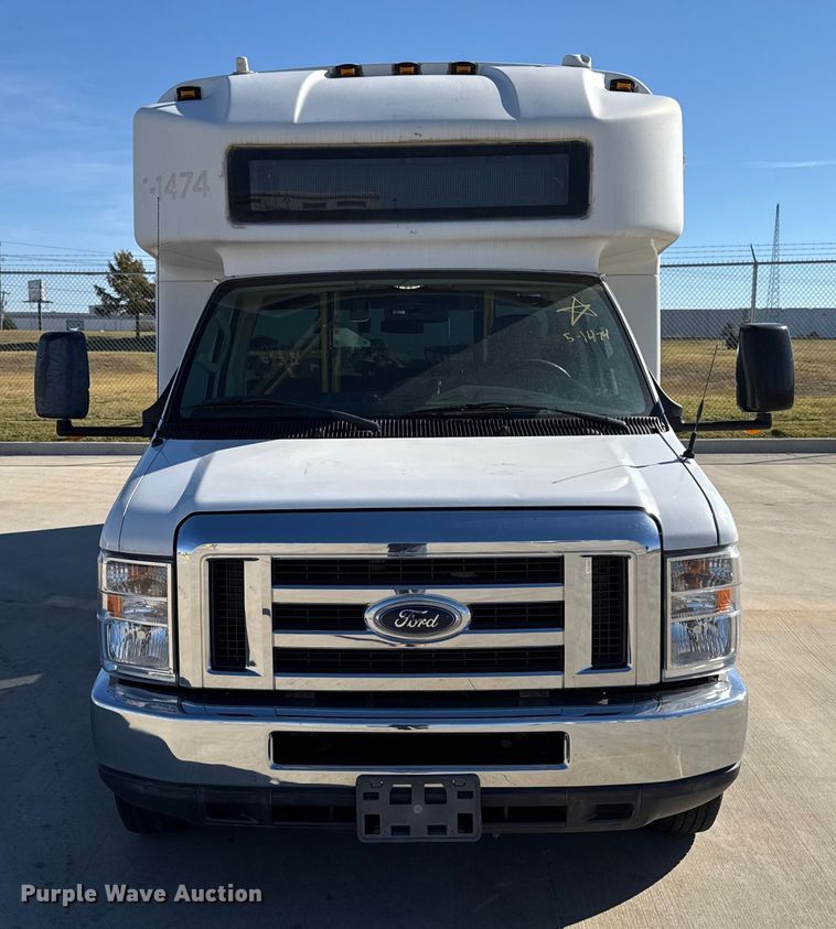 image for item EU5329 2014 Ford E450 Super Duty shuttle bus