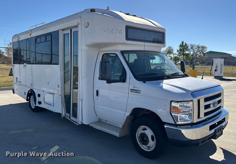 image for item EU5329 2014 Ford E450 Super Duty shuttle bus