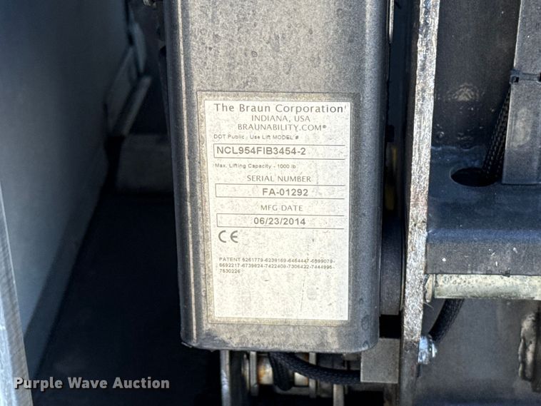 image for item EU5329 2014 Ford E450 Super Duty shuttle bus