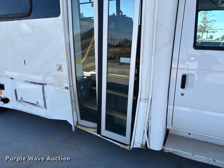 image for item EU5329 2014 Ford E450 Super Duty shuttle bus