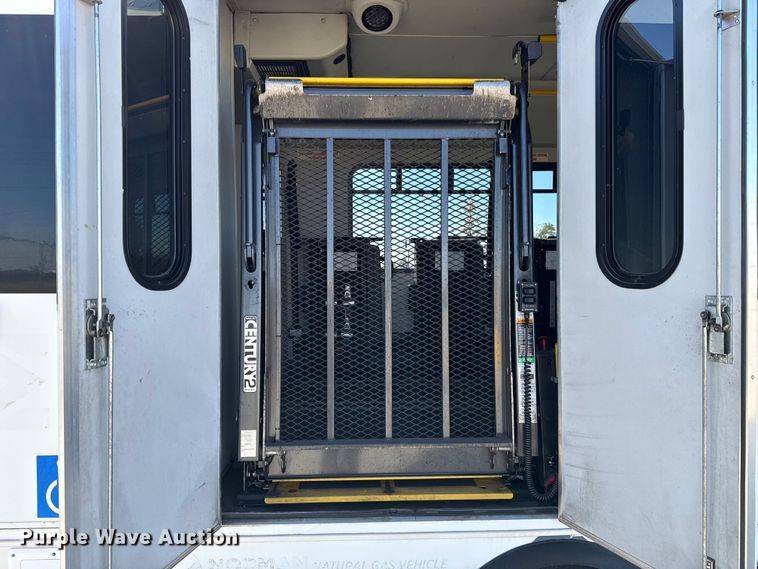 image for item EU5329 2014 Ford E450 Super Duty shuttle bus