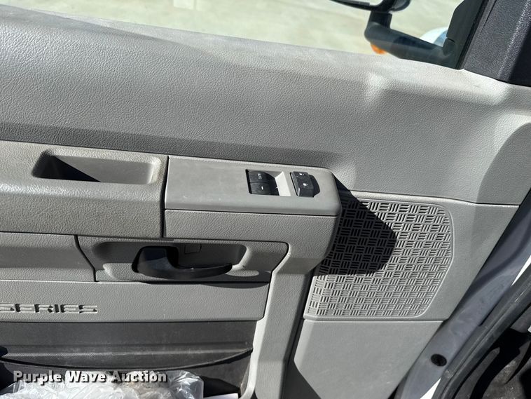 image for item EU5329 2014 Ford E450 Super Duty shuttle bus