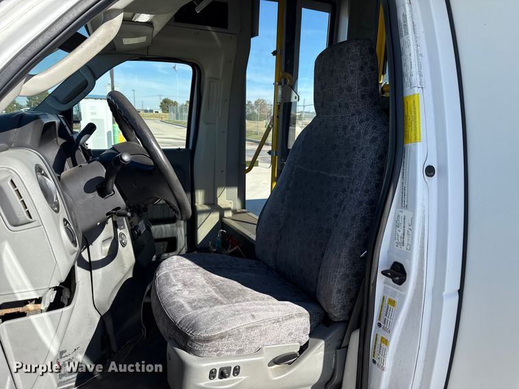 image for item EU5329 2014 Ford E450 Super Duty shuttle bus