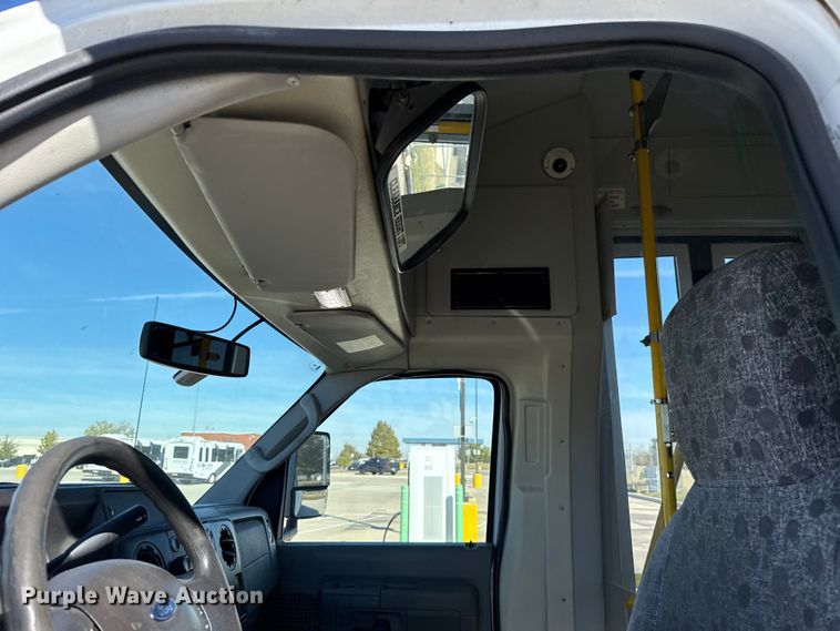 image for item EU5329 2014 Ford E450 Super Duty shuttle bus