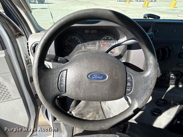 image for item EU5329 2014 Ford E450 Super Duty shuttle bus