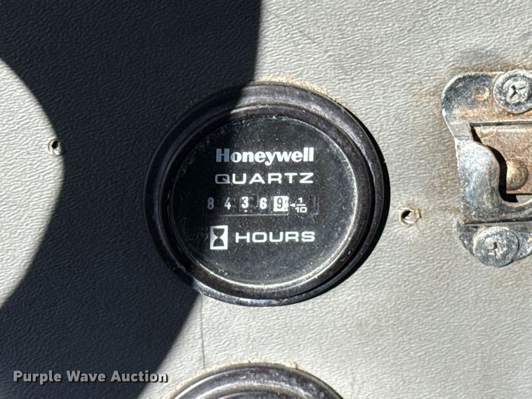 image for item EU5329 2014 Ford E450 Super Duty shuttle bus