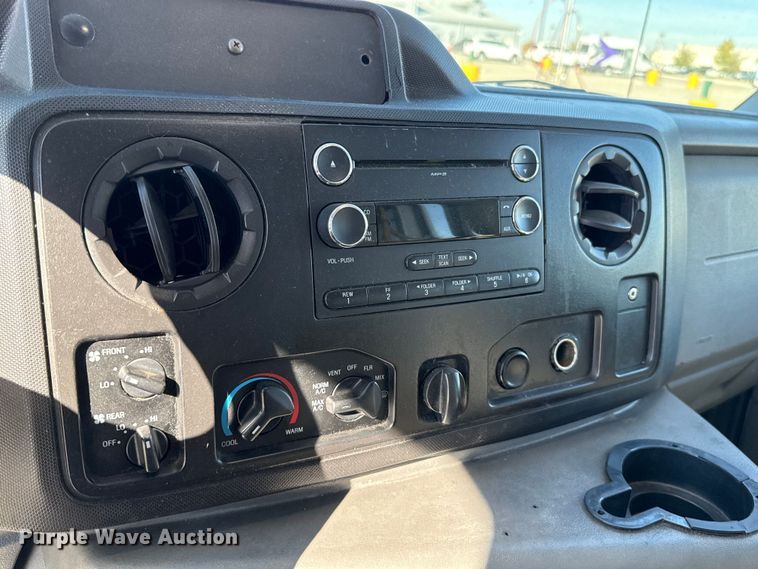 image for item EU5329 2014 Ford E450 Super Duty shuttle bus