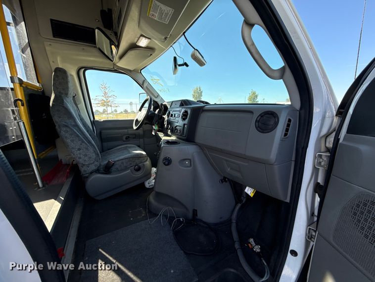 image for item EU5329 2014 Ford E450 Super Duty shuttle bus