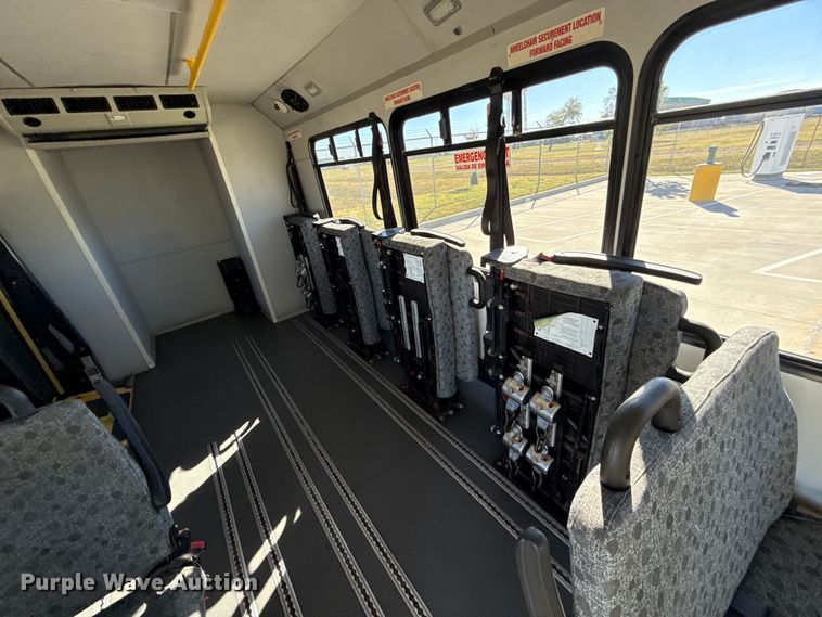 image for item EU5329 2014 Ford E450 Super Duty shuttle bus