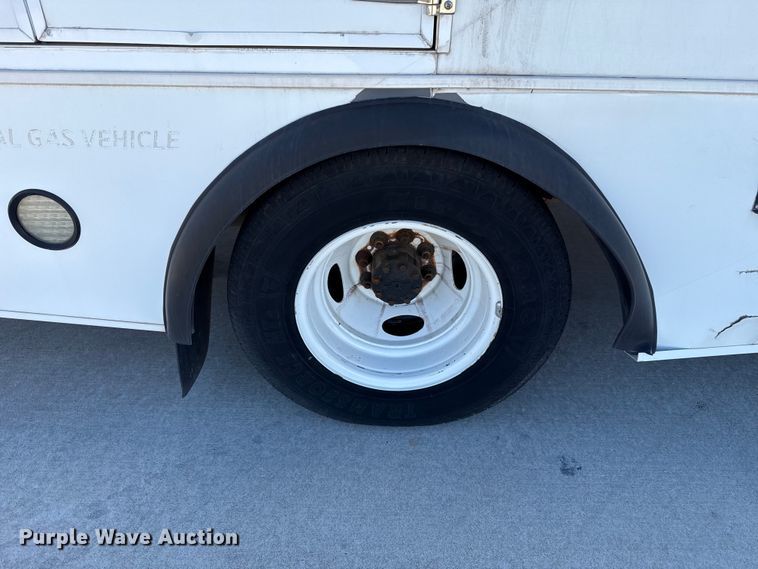 image for item EU5329 2014 Ford E450 Super Duty shuttle bus