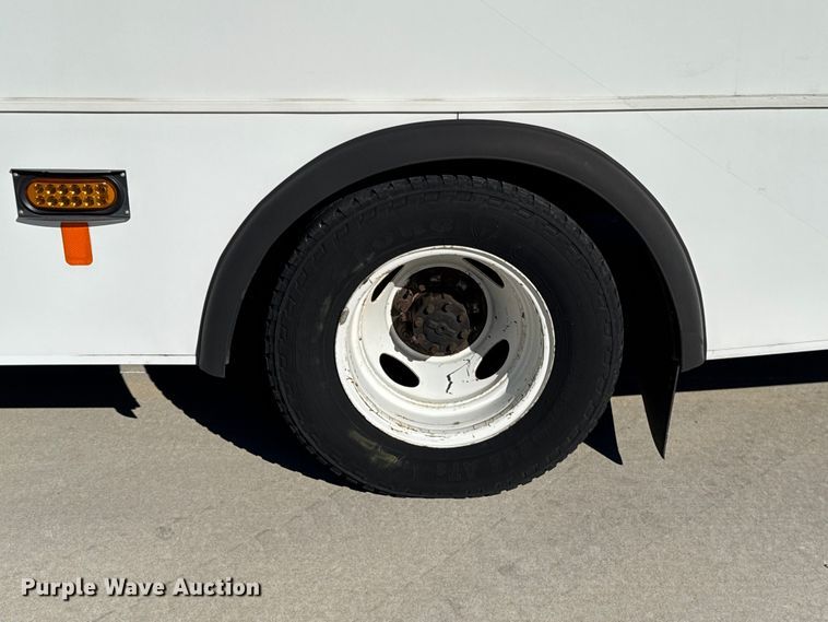 image for item EU5329 2014 Ford E450 Super Duty shuttle bus