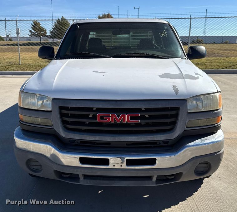 image for item EU5330 2006 GMC Sierra 2500HD Crew Cab pickup truck