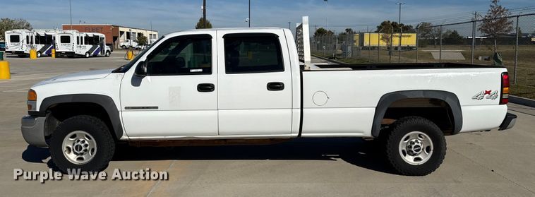 image for item EU5330 2006 GMC Sierra 2500HD Crew Cab pickup truck