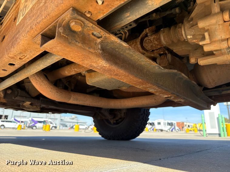 image for item EU5330 2006 GMC Sierra 2500HD Crew Cab pickup truck