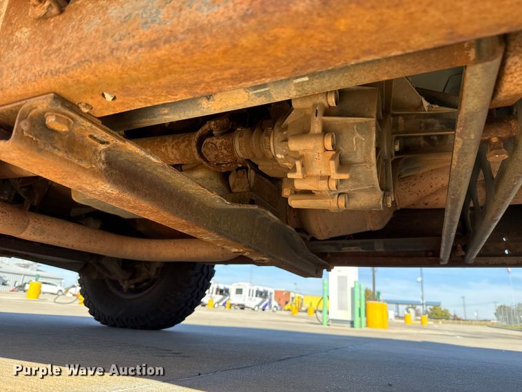 image for item EU5330 2006 GMC Sierra 2500HD Crew Cab pickup truck