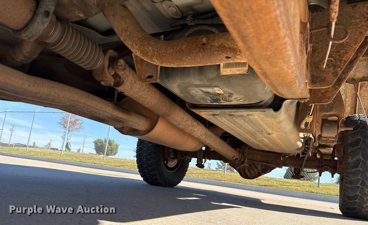 image for item EU5330 2006 GMC Sierra 2500HD Crew Cab pickup truck