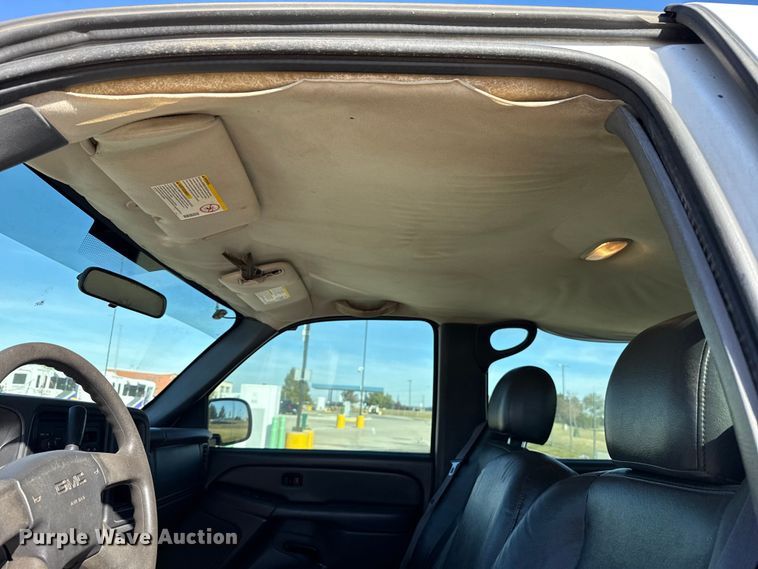 image for item EU5330 2006 GMC Sierra 2500HD Crew Cab pickup truck