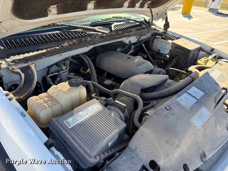 image for item EU5330 2006 GMC Sierra 2500HD Crew Cab pickup truck