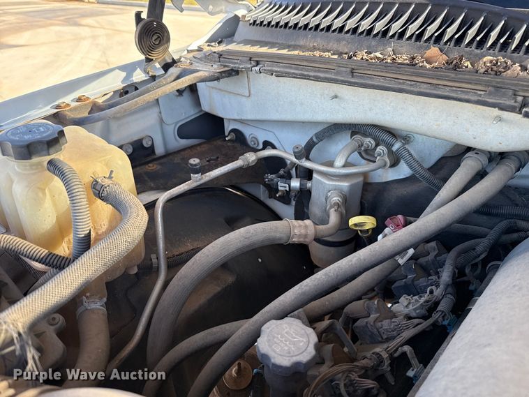 image for item EU5330 2006 GMC Sierra 2500HD Crew Cab pickup truck