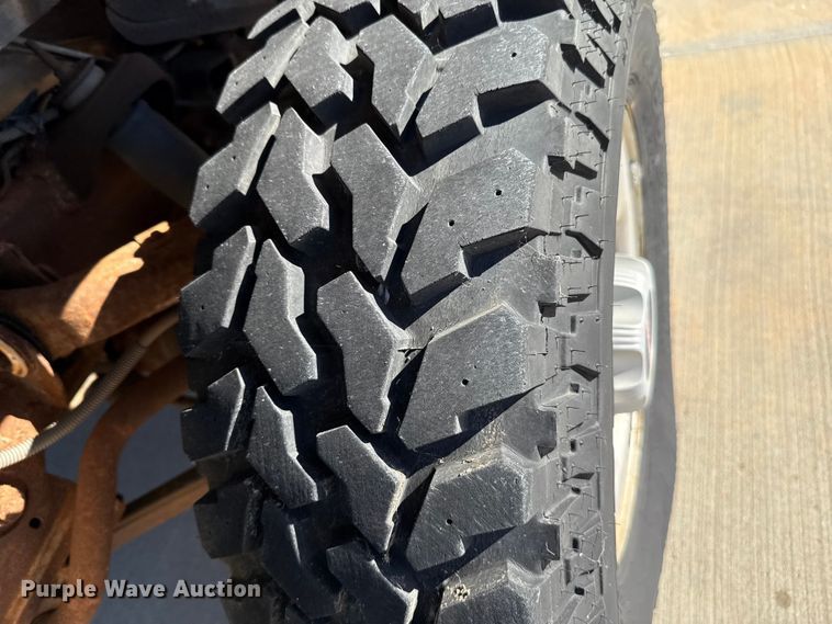 image for item EU5330 2006 GMC Sierra 2500HD Crew Cab pickup truck