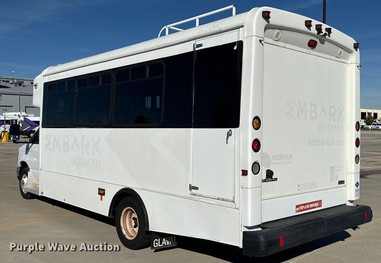 image for item EU5331 2014 Ford E450 Super Duty shuttle bus