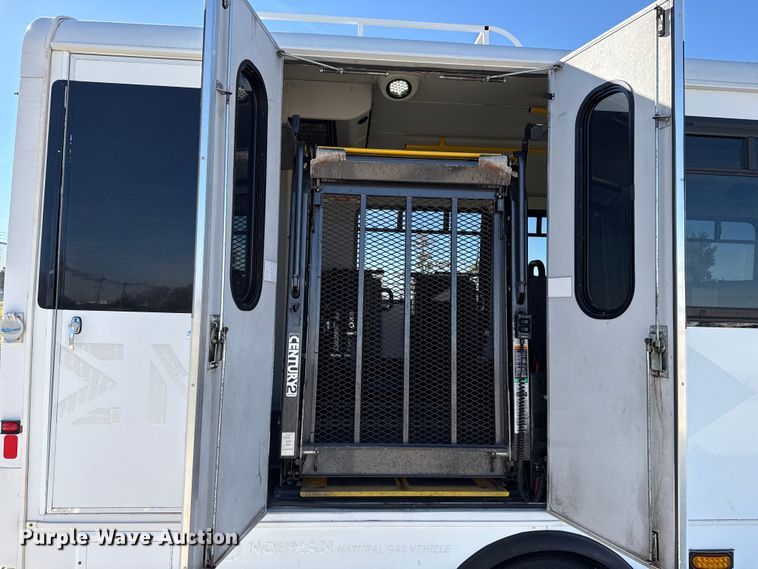 image for item EU5331 2014 Ford E450 Super Duty shuttle bus