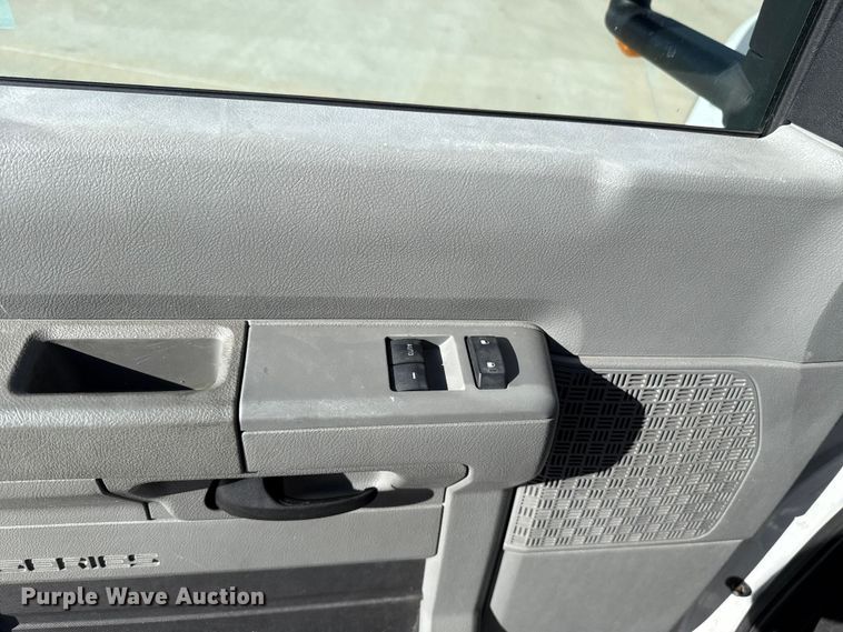 image for item EU5331 2014 Ford E450 Super Duty shuttle bus