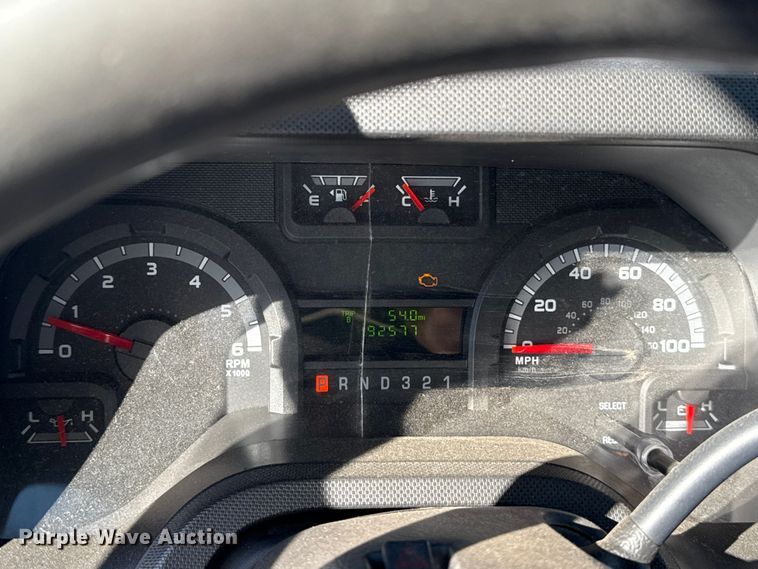 image for item EU5331 2014 Ford E450 Super Duty shuttle bus