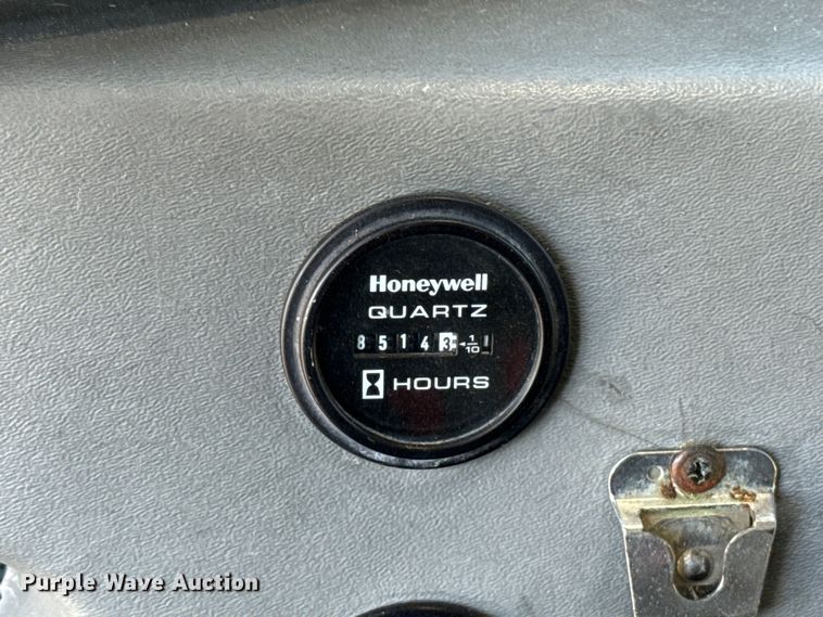 image for item EU5331 2014 Ford E450 Super Duty shuttle bus