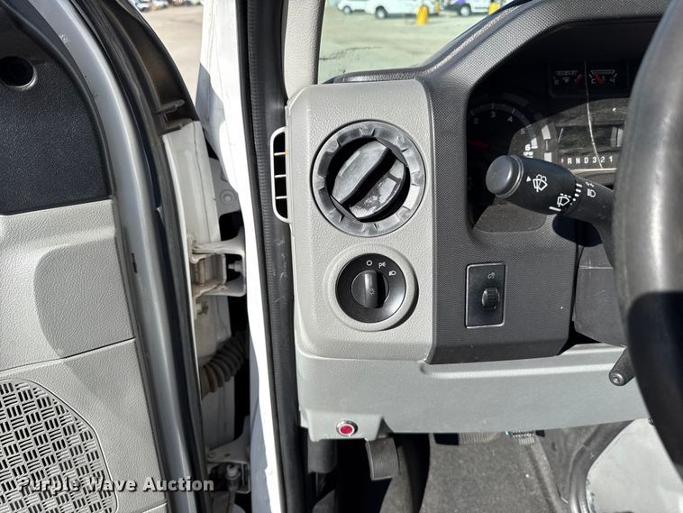 image for item EU5331 2014 Ford E450 Super Duty shuttle bus