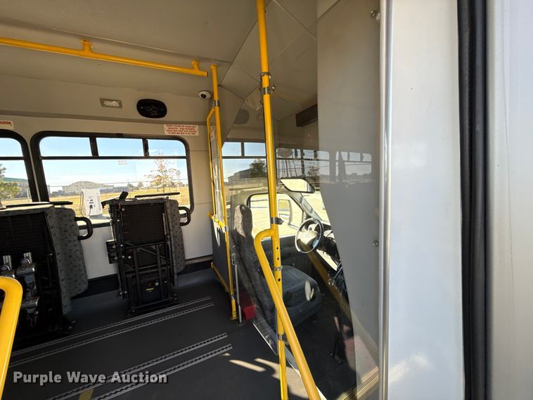 image for item EU5331 2014 Ford E450 Super Duty shuttle bus