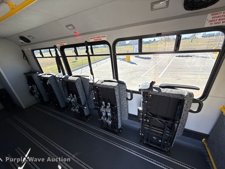 image for item EU5331 2014 Ford E450 Super Duty shuttle bus