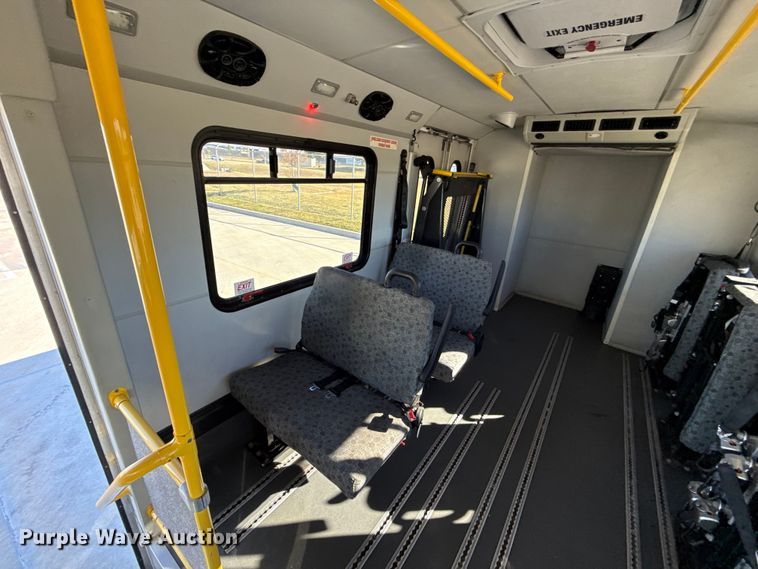 image for item EU5331 2014 Ford E450 Super Duty shuttle bus