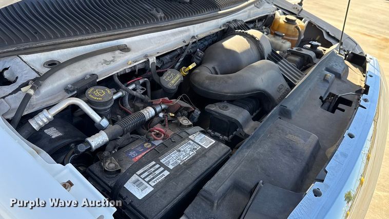 image for item EU5331 2014 Ford E450 Super Duty shuttle bus