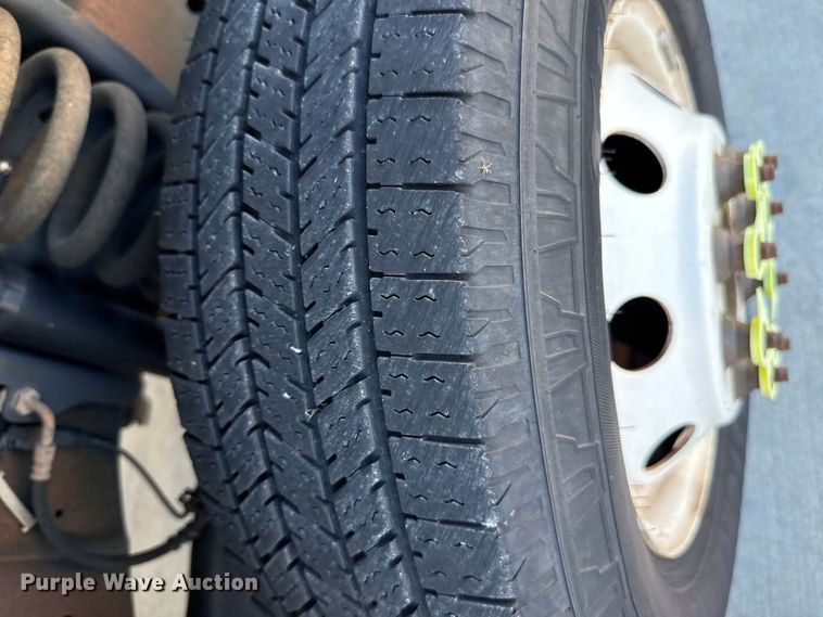 image for item EU5331 2014 Ford E450 Super Duty shuttle bus