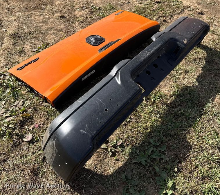 image for item EU5349 2024 RAM  pickup truck bed