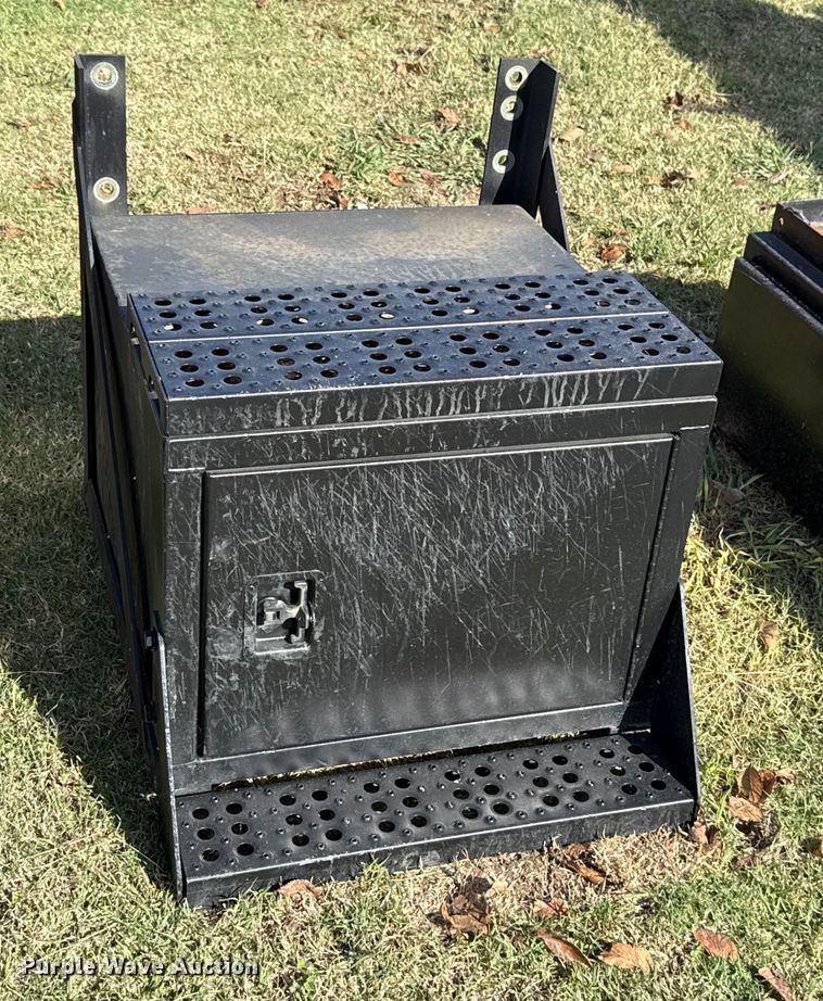 image for item EU5355 (4) toolboxes