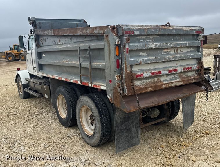image for item EU6242 2004 Western Star dump truck