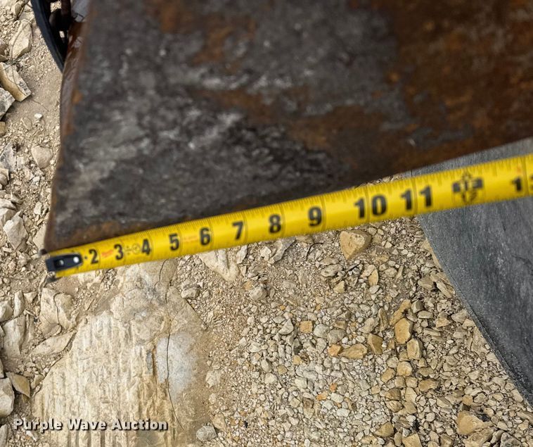 image for item EU6242 2004 Western Star dump truck